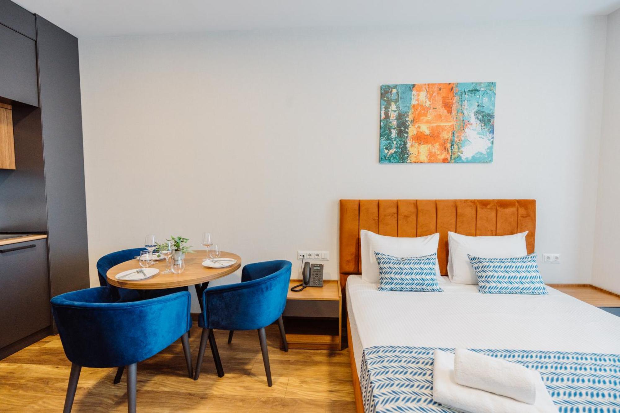 Hotel Navi Батуми Екстериор снимка