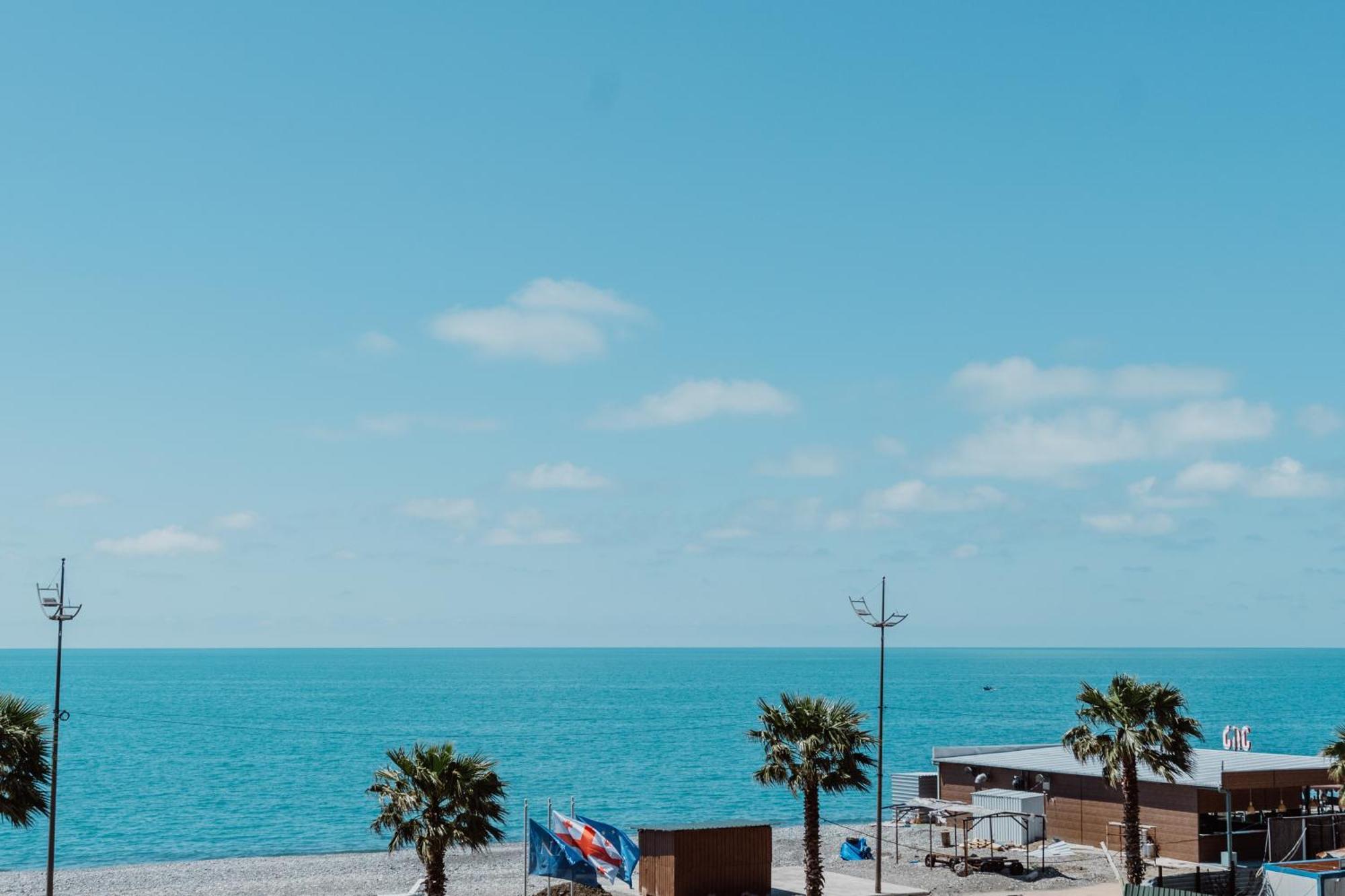 Hotel Navi Батуми Екстериор снимка