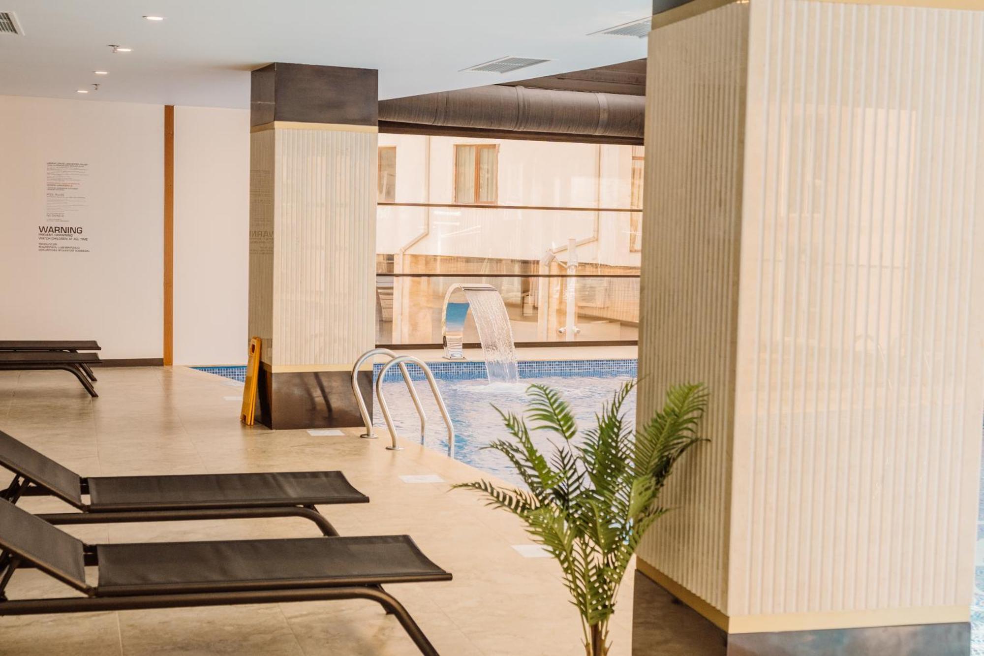 Hotel Navi Батуми Екстериор снимка