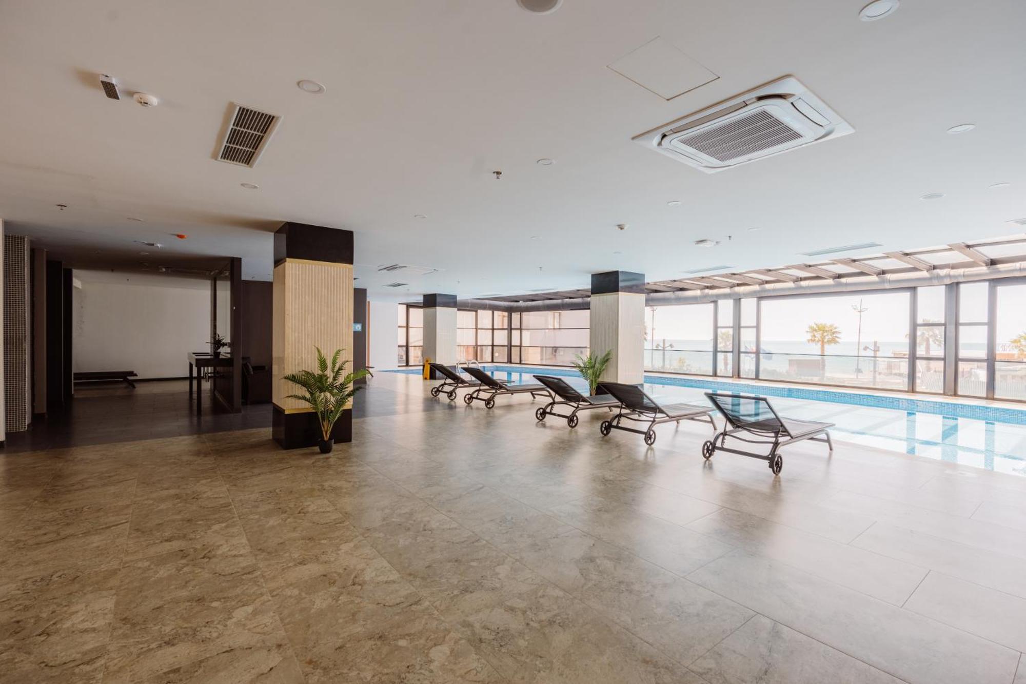 Hotel Navi Батуми Екстериор снимка