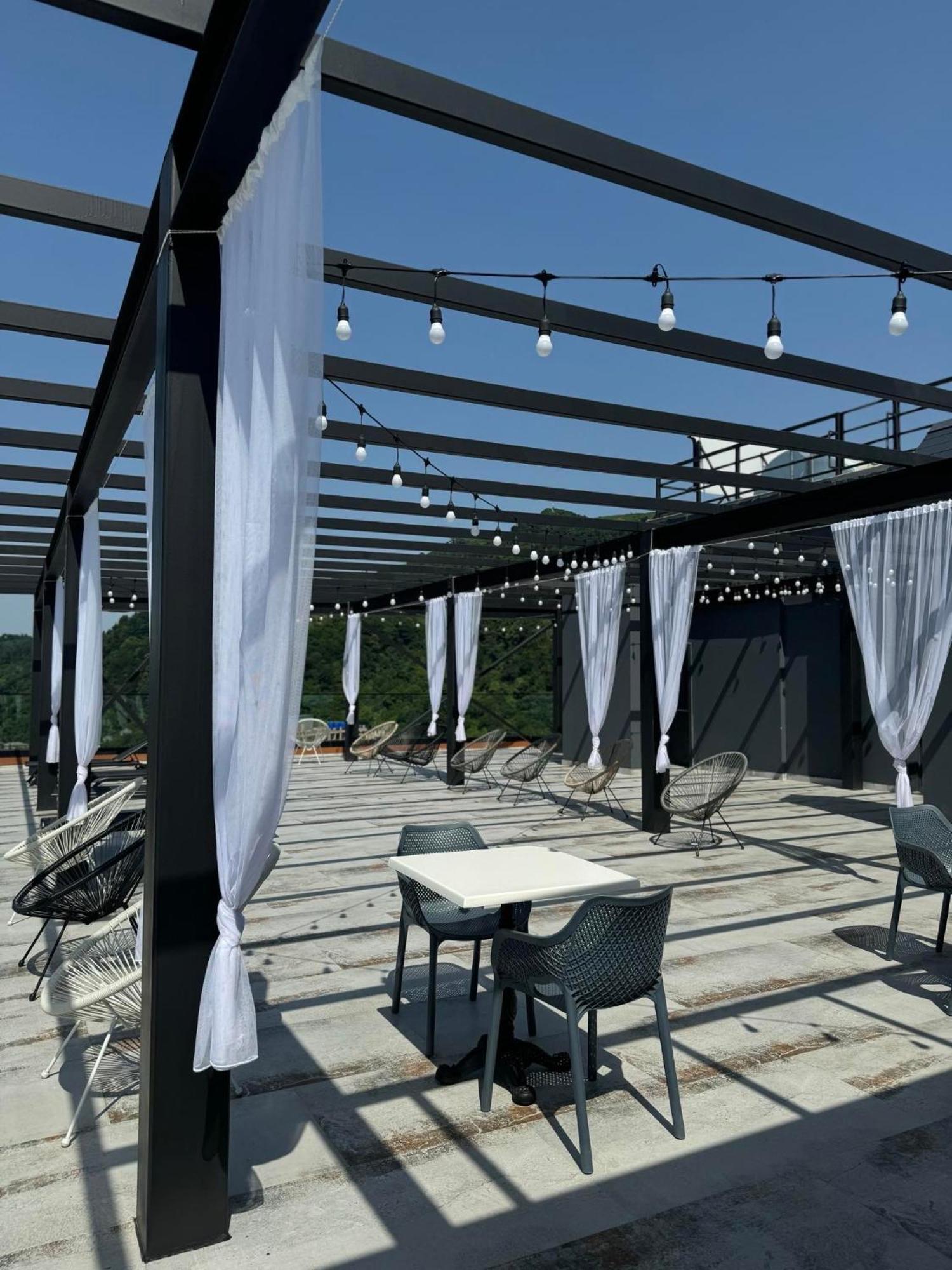 Hotel Navi Батуми Екстериор снимка
